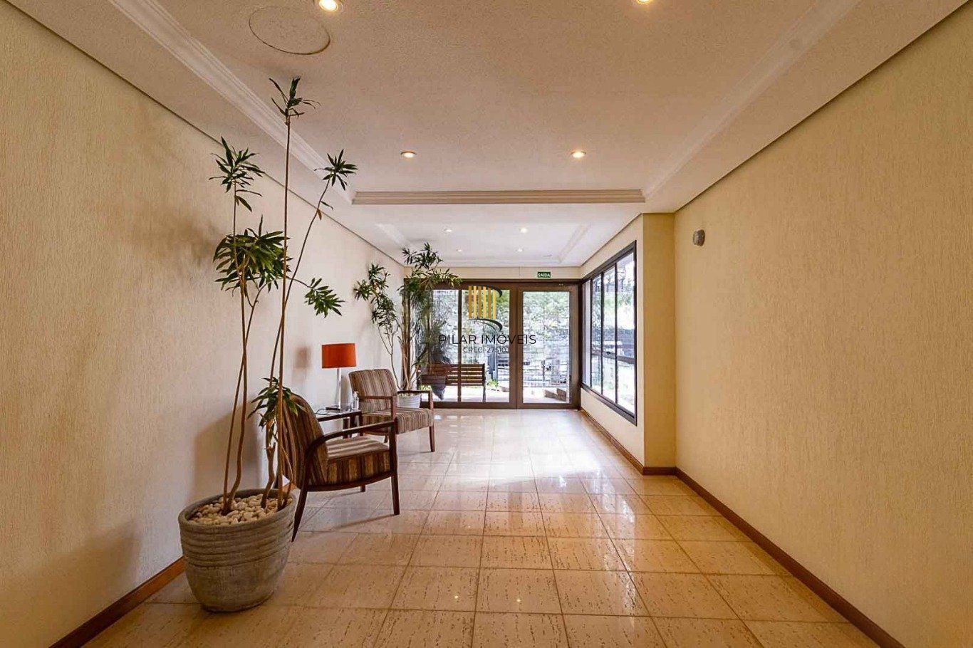 Apartamento semi mobiliado de 2 quartos,elevador,2 vagas no bairro Auxiliadora.