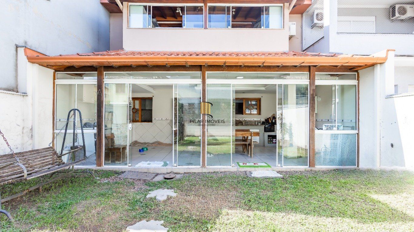 Casa em Condomínio com 4 quartos, 1 suíte e 300m² à venda em Ecoville.