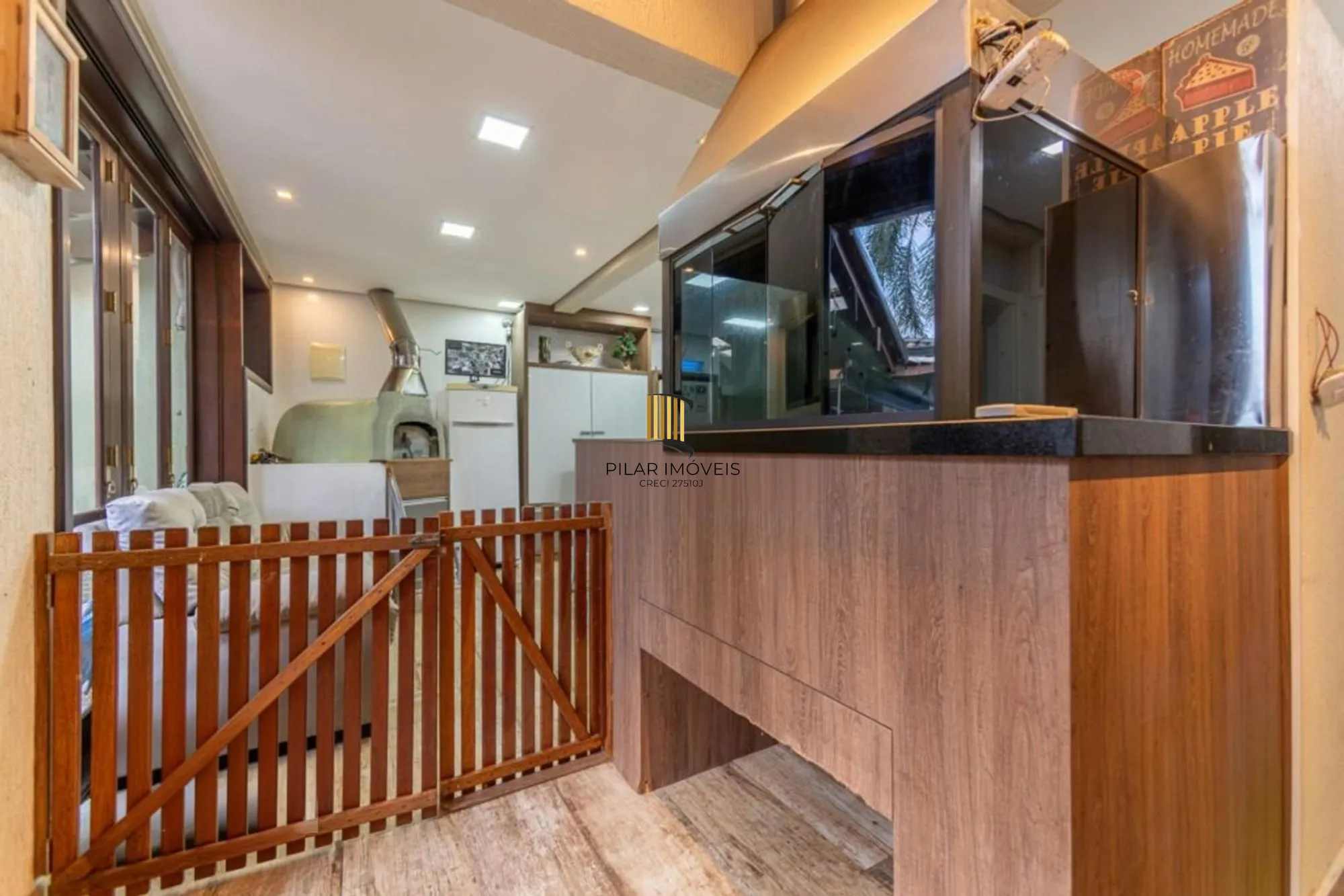 Casa com 4 quartos,1 Suite, 2 vagas e 450m² à venda em Sarandi.