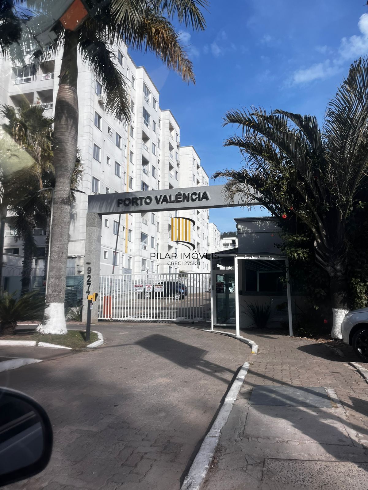 Apartamento com Sacada Morro Santana com 1 vaga de garagem