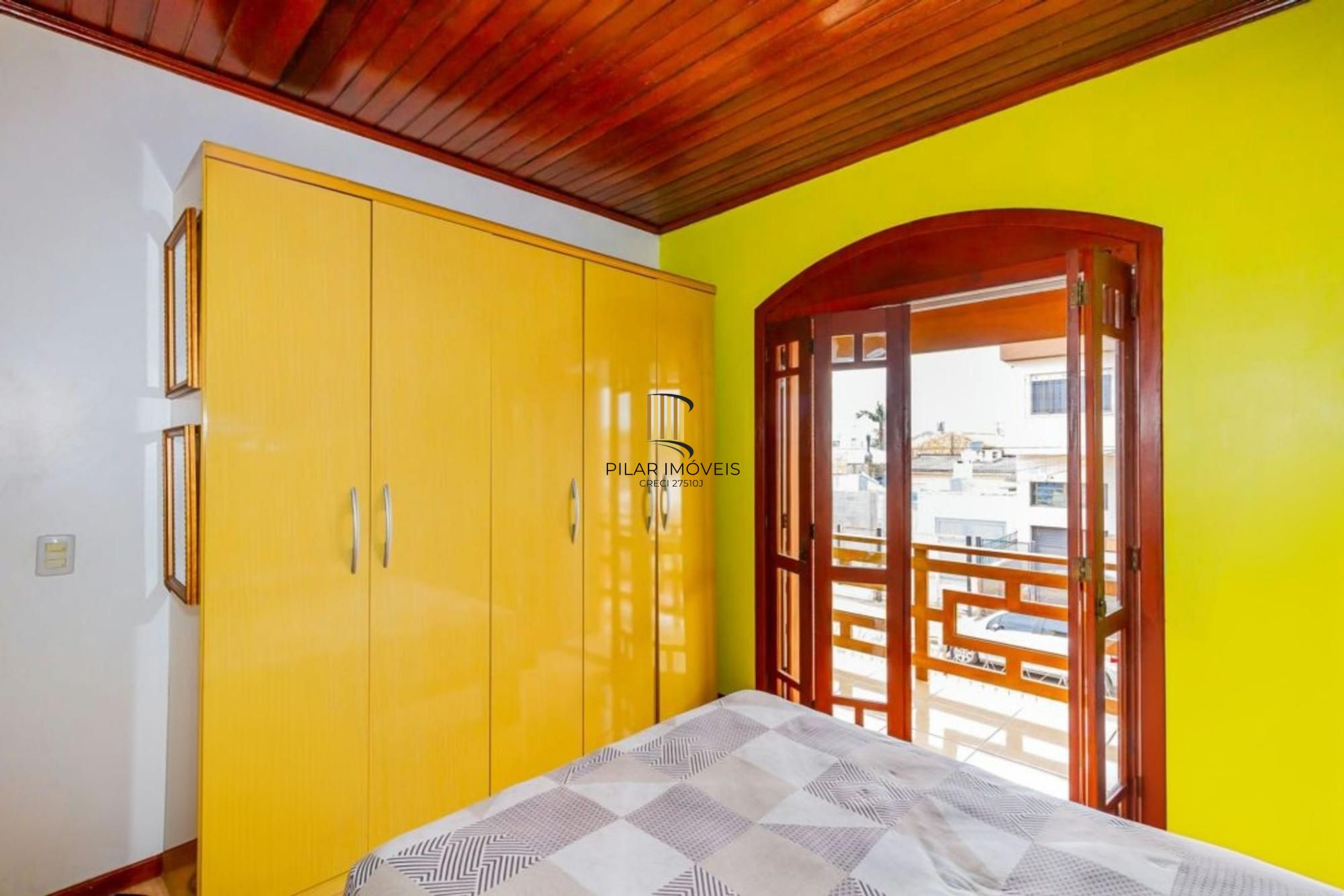 Casa com 5 dormitórios no Bairro Sarandí