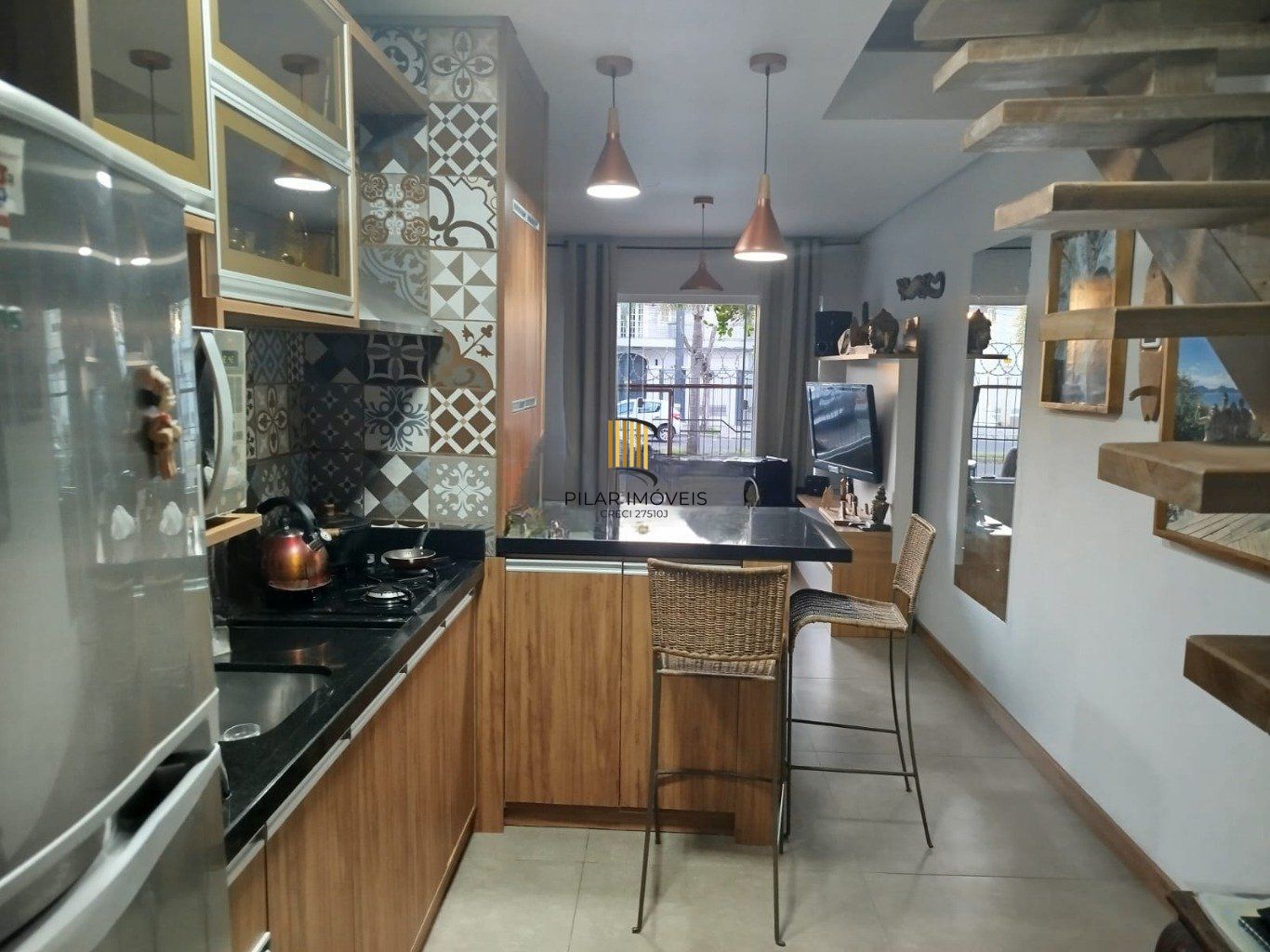 Casa com 156m², 4 dormitórios, 3 vagas no Ecoville.