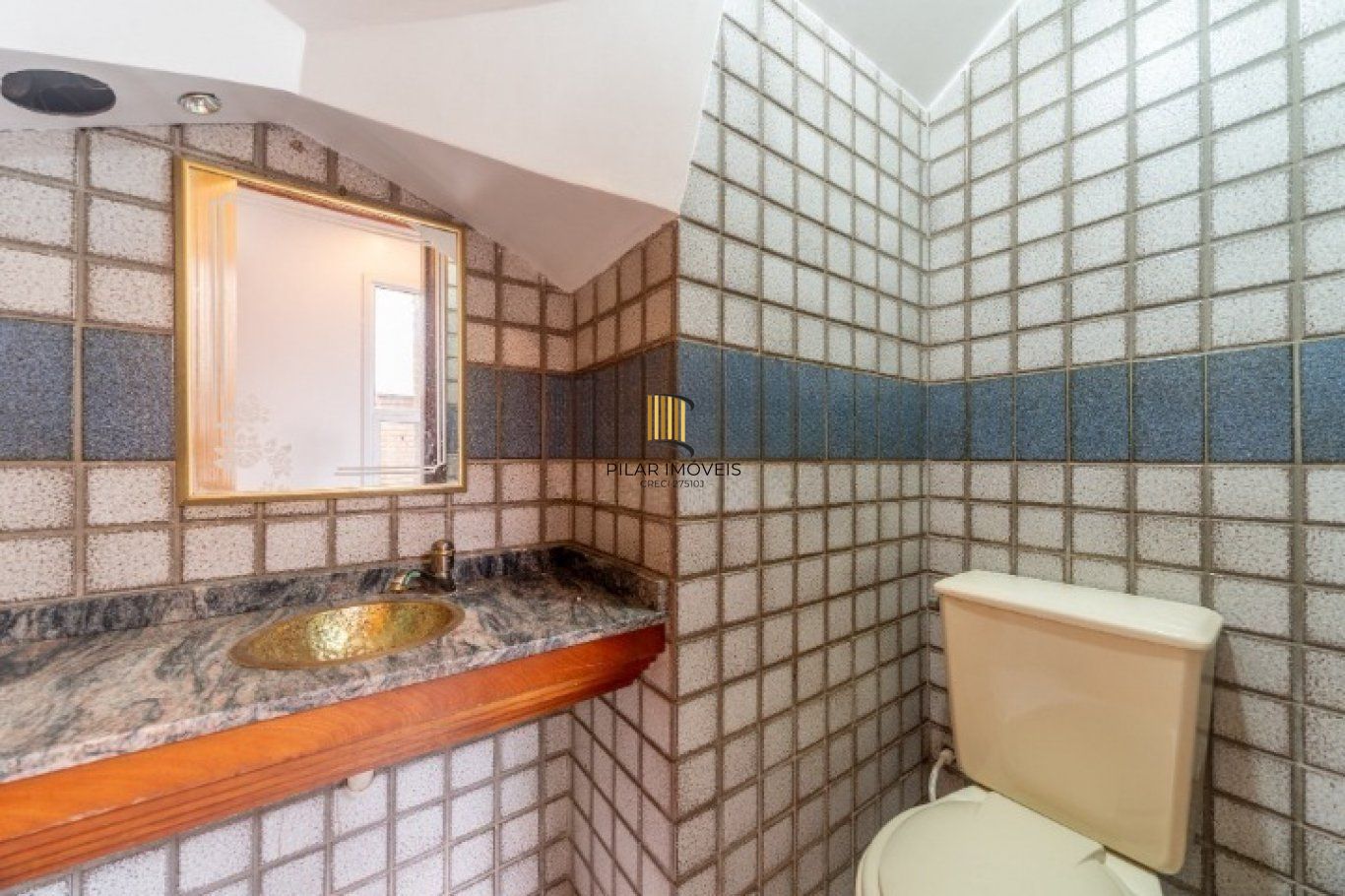 Casa com 3 quartos, 1 suíte, 2 vagas, e 234m² à venda no bairro Tristeza