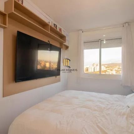 Apartamento com 2 quartos e 1 vaga e elevador no Bairro São Sebastião