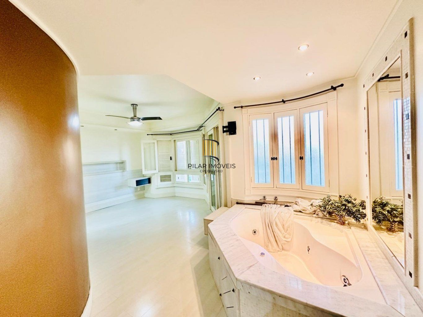 Casa de 3 dormitórios, 2 vagas de garagem em Canoas