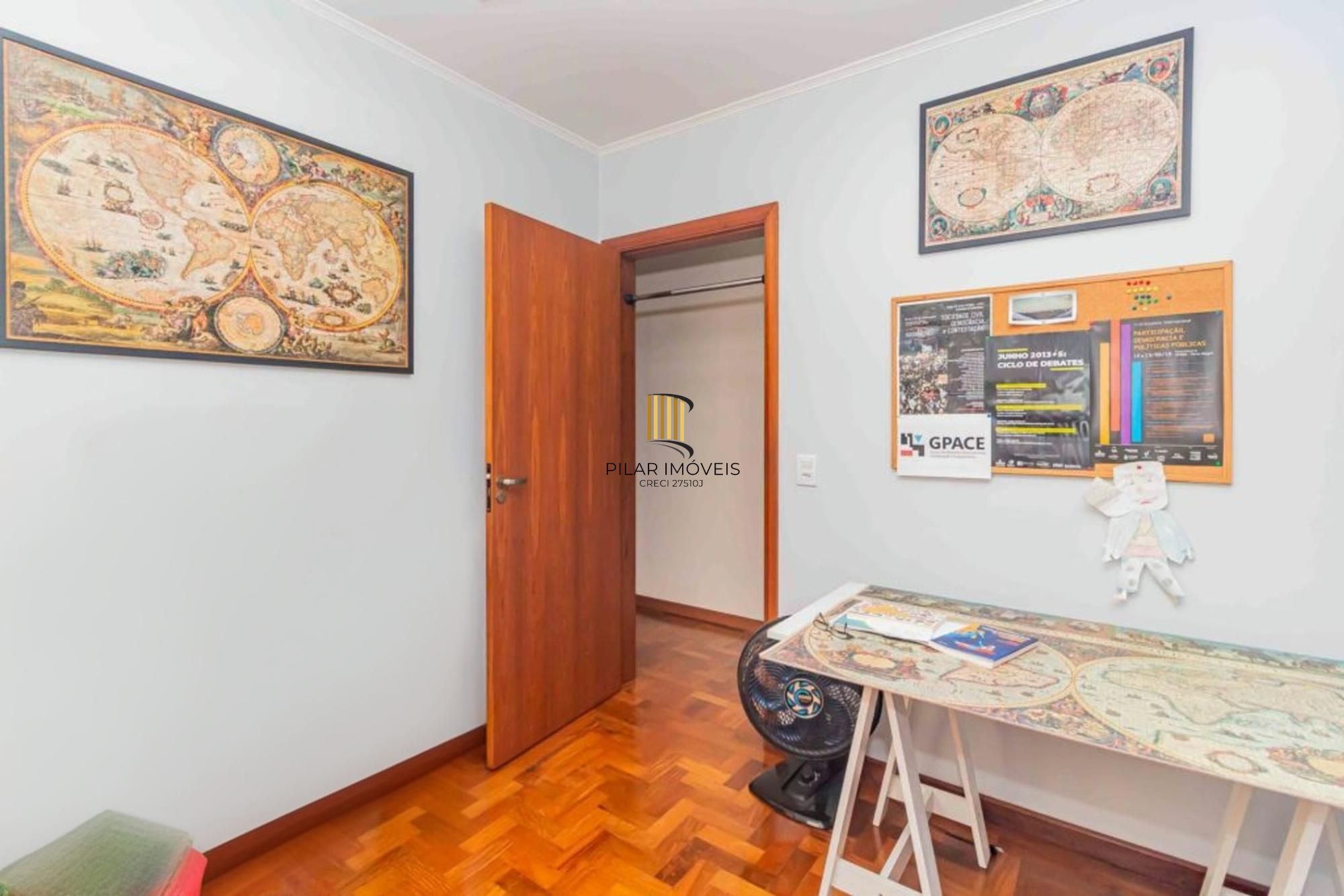 Apartamento 3 quartos, 1 suíte, 2 vagas no Petrópolis.