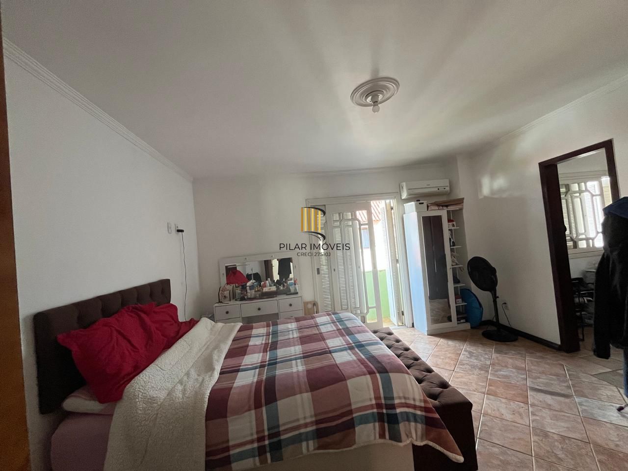Casa triplex em condomínio no Ecoville com 2 suítes