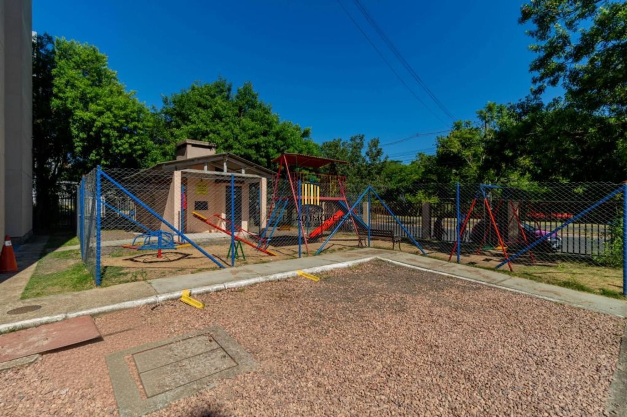 Apartamento com 2 quartos, vaga e salão de festa no bairro Passo das Pedras.