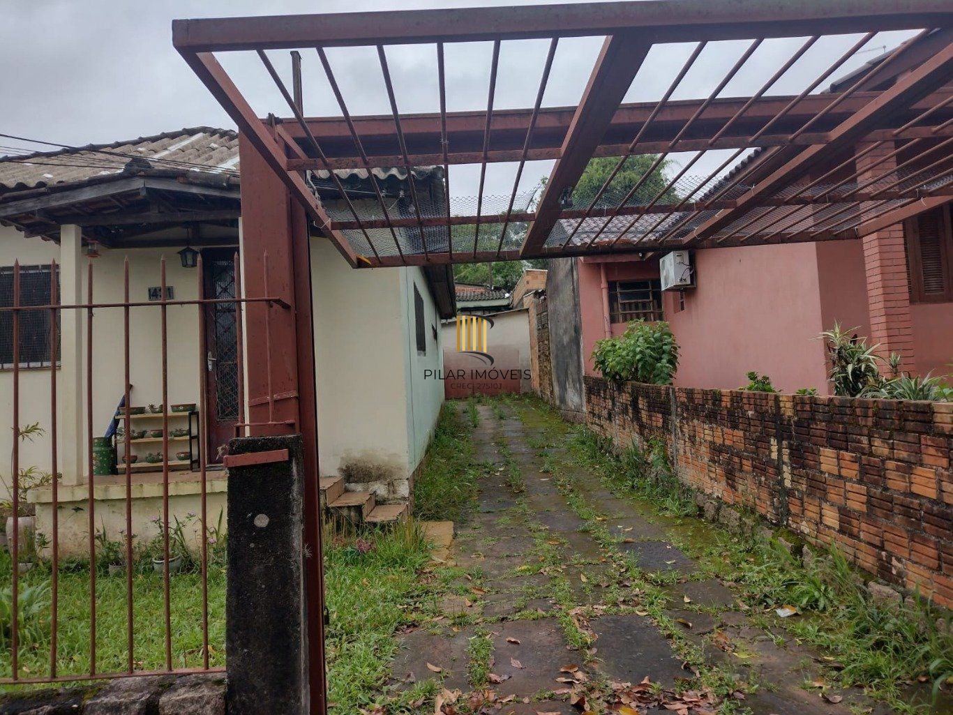 Casa com 3 quartos, 1 vaga de garagem e patio no bairro Jardim Itu