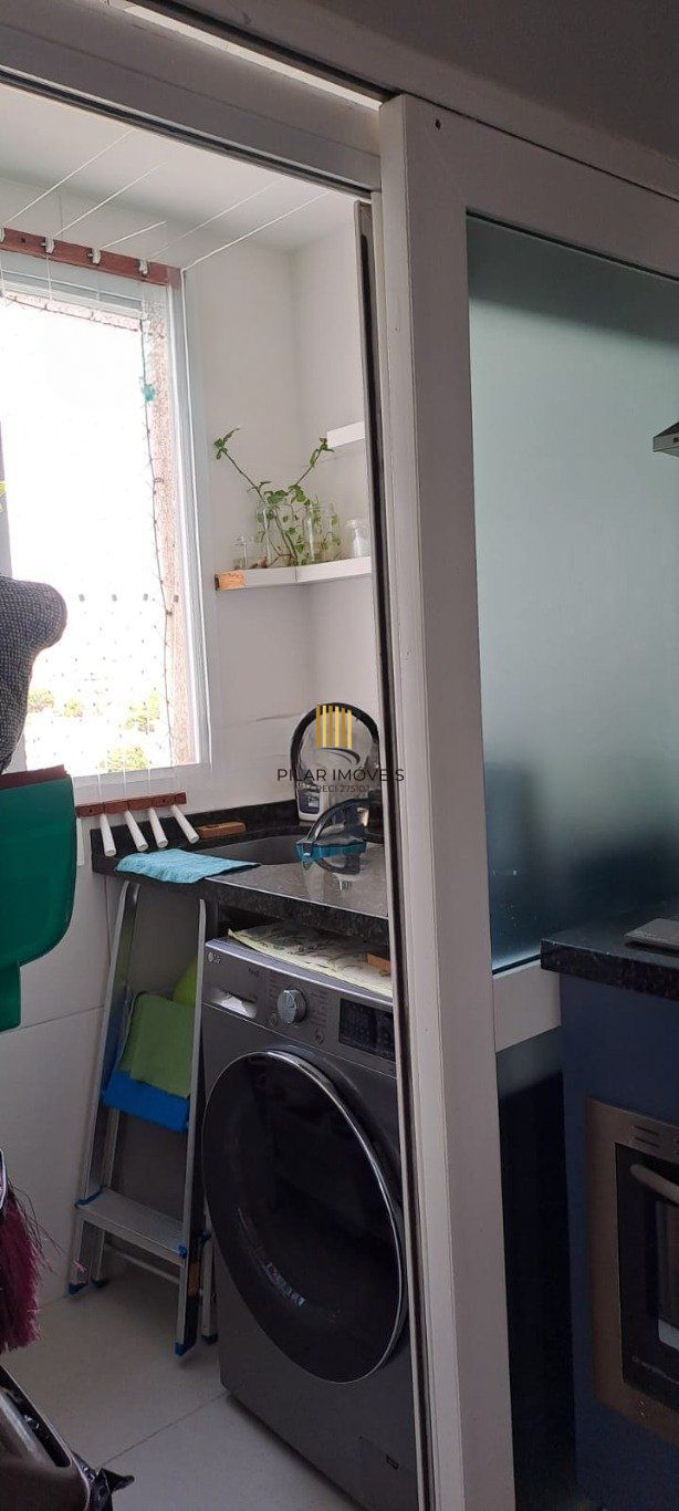 Apartamento de 3 quartos, suíte, elevador, 1 vaga no bairro Vila Ipiranga.