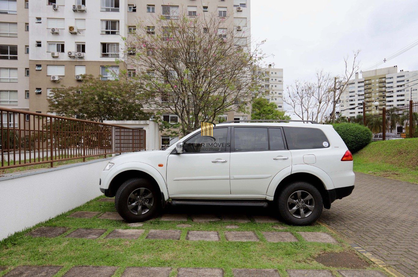 Apartamento 2 Dormitórios com Elevador e 2 Vagas à Venda no Jardim Carvalho