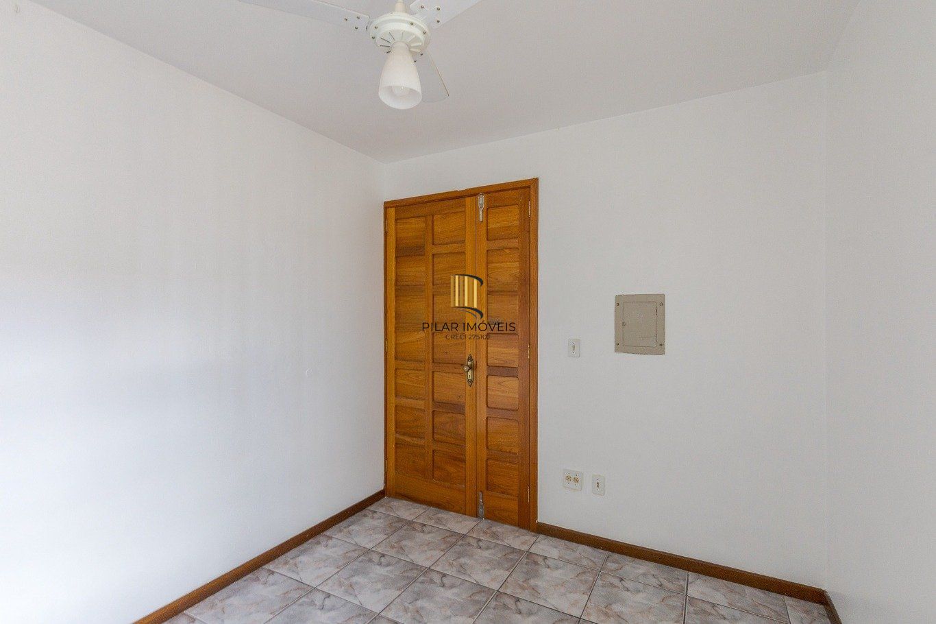 Cobertura com 4 quartos, 1 suíte e 2 vagas no bairro Passo da Areia.