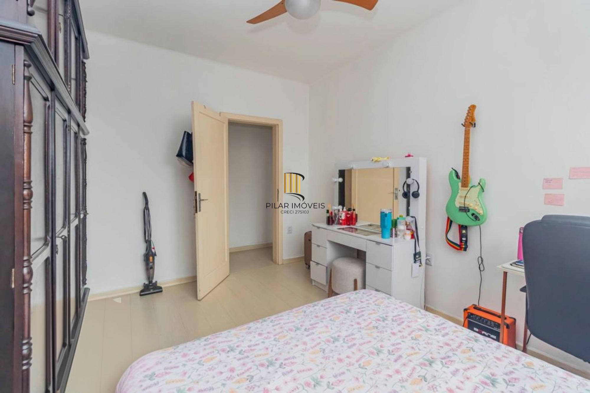 Apartamento semi mobiliado 2 dormitórios bairro Petrópolis