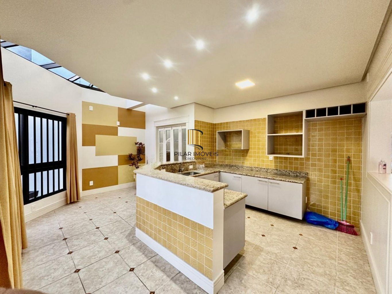 Casa de 3 dormitórios, 2 vagas de garagem em Canoas