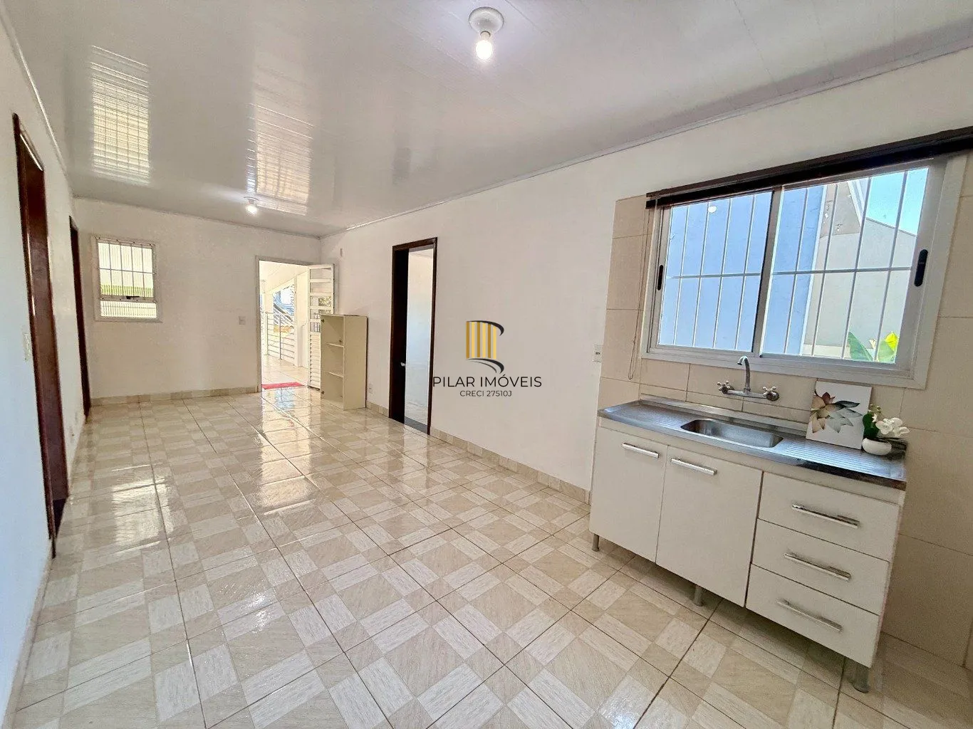 Casa de 4 dormitórios e 3 vagas de garagem em Canoas.