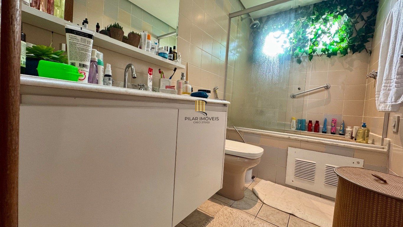 Apartamento de 1 quarto, sacada, 1 vaga, elevador no bairro Independência.