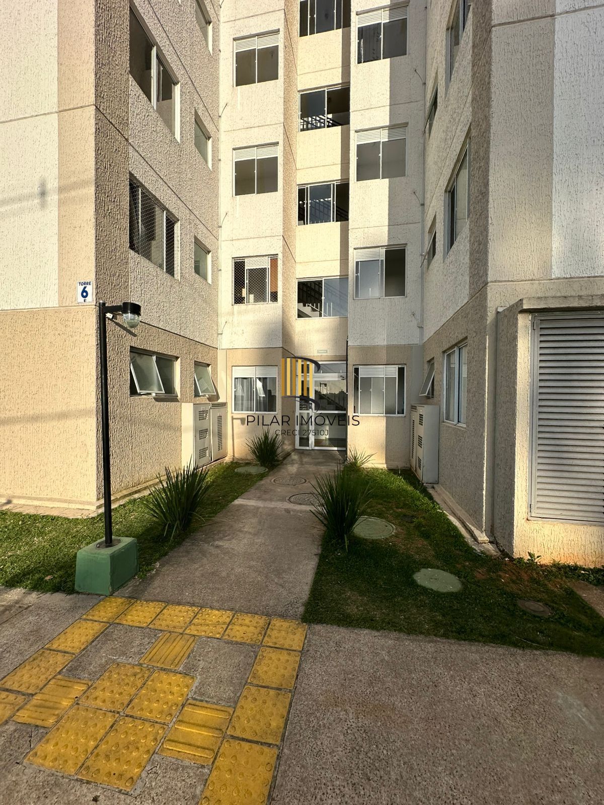 Apartamento 2 dormitórios com 1 vaga Bairro Rubem Berta Porto Alegre