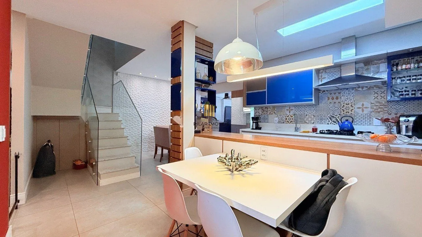 Casa em condomínio 3 dormitórios, 1suíte, 2 vagas, 186m² privativos no Ecoville.