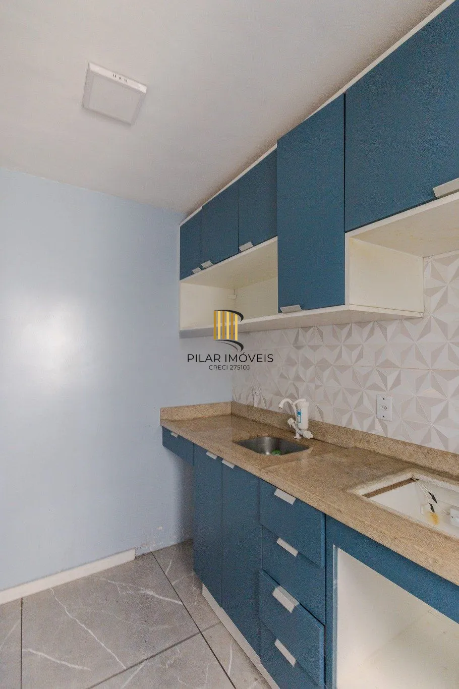 Apartamento de 2 dormitórios e 1 vaga de garagem em Canoas.