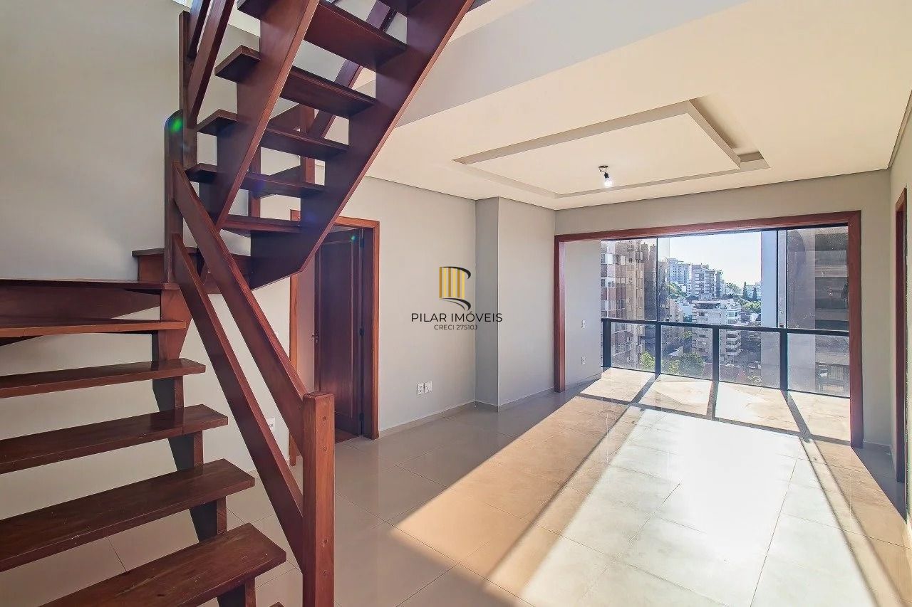 Cobertura de 3 quartos com piscina e 2 vagas no Bairro Mont Serrat.