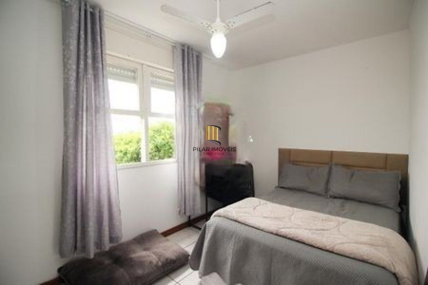 Apartamento com 2 quartos, portaria 24 horas e churrasqueira no bairro Camaquã.