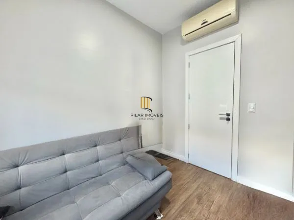 Casa em condomínio com 3 quartos e 2 vagas de garagem em Canoas.