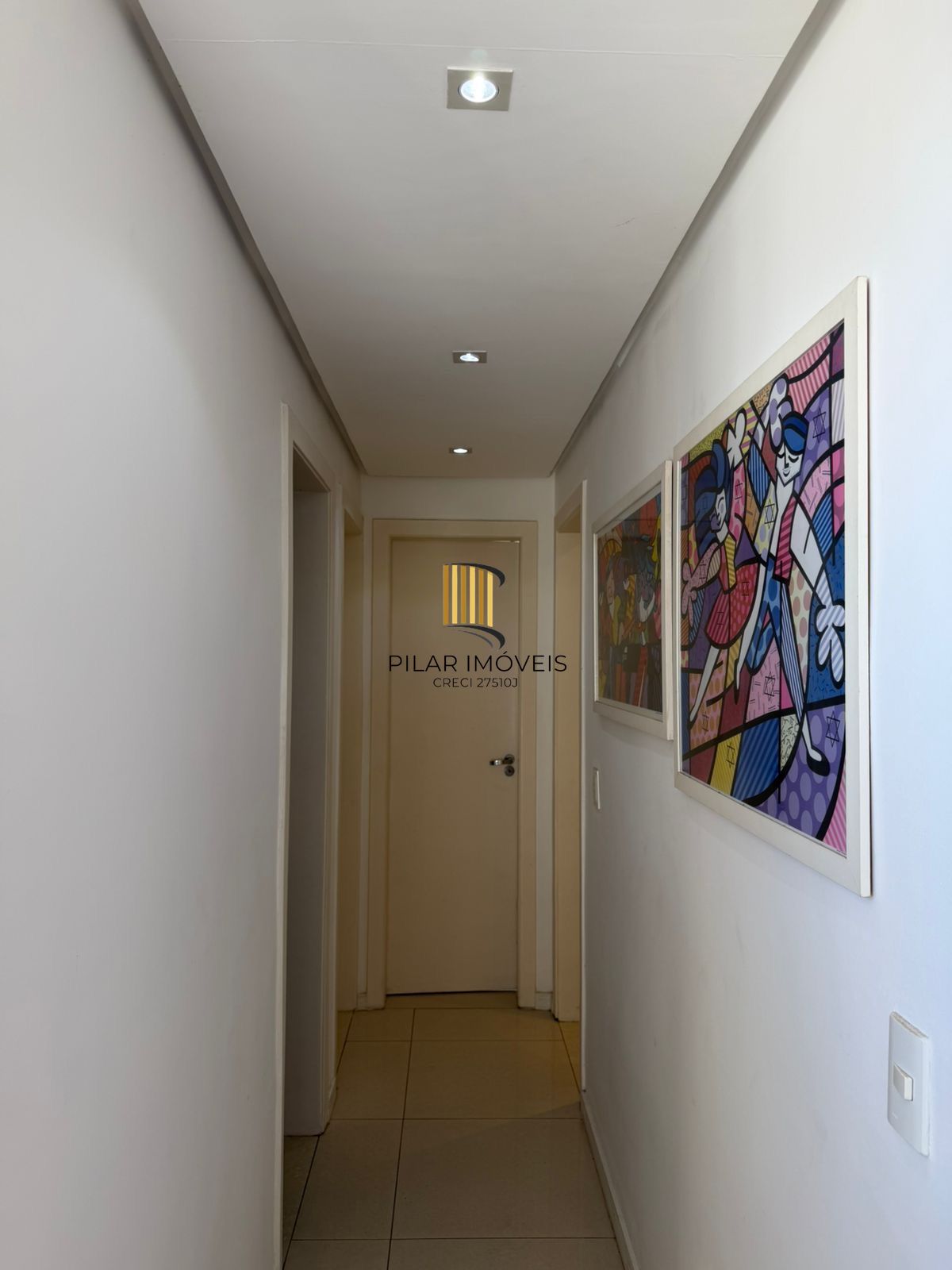 Apartamento 3 dormitórios com Suíte Semi Mobiliado com Vaga de Garagem