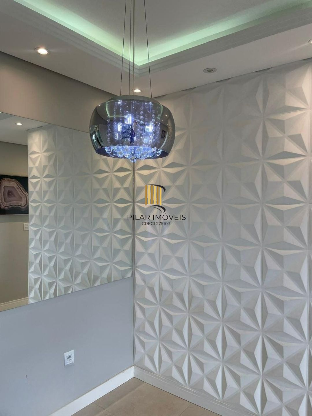 Apartamento com 2 dormitorios, com elevador e 1 vaga de garagem em Canoas.