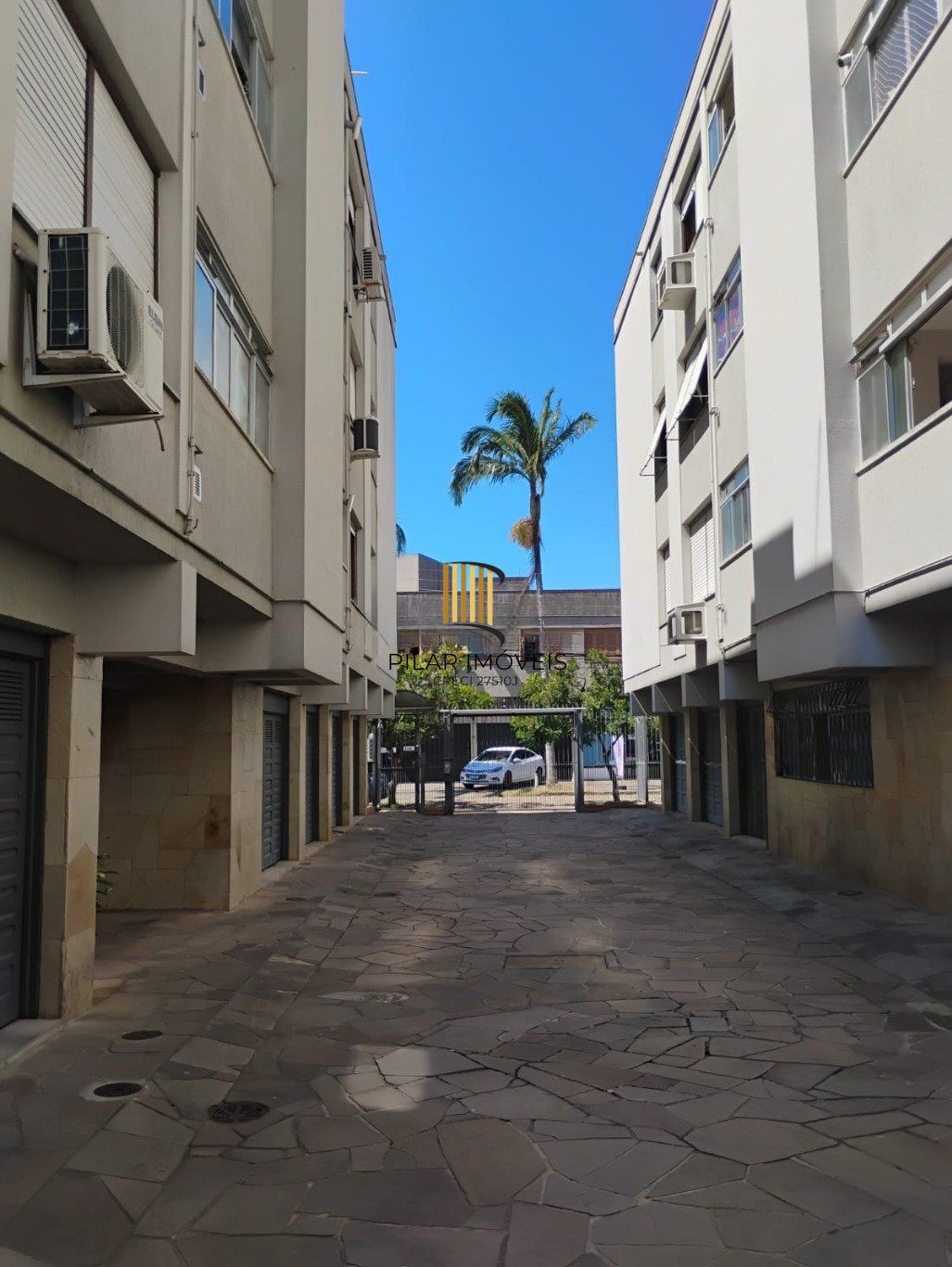 Apartamento com 3 quartos e 2 vagas de garagem no Bairro Jardim Itu/ Planalto.