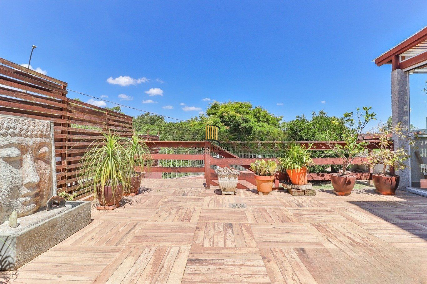 Casa em Condomínio com 3 Dormitórios e Energia Solar na Lomba do Pinheiro