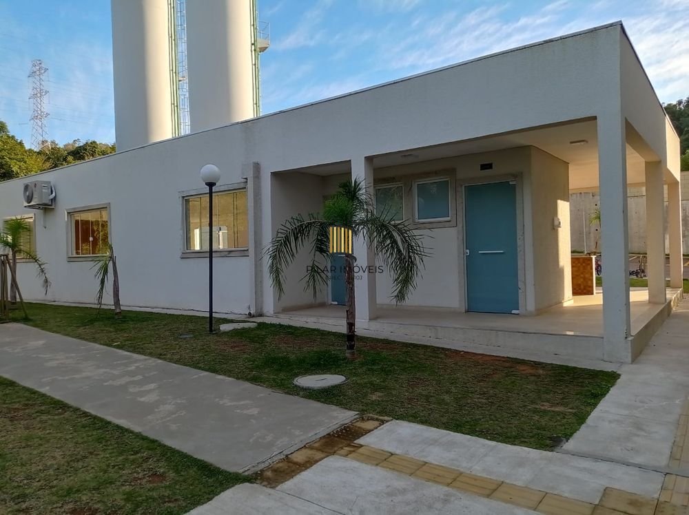 Apartamento de 2 dormitórios com 1 vaga no Bairro Morro Santana.