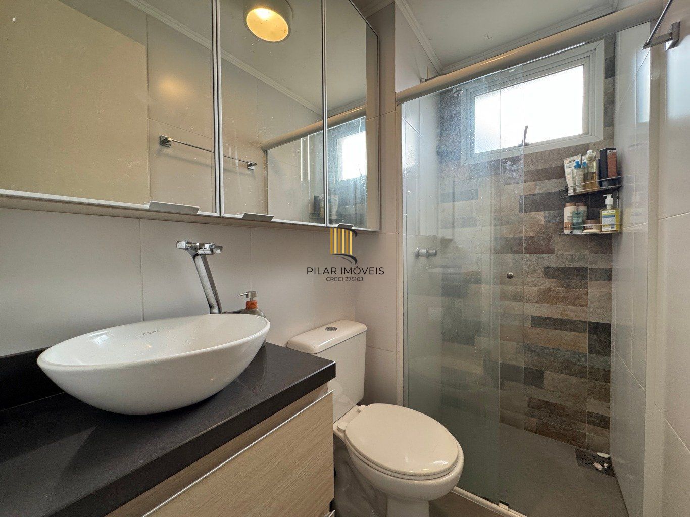 Apartamento com 2 quartos, 1 vaga e elevador no bairro Sarandi