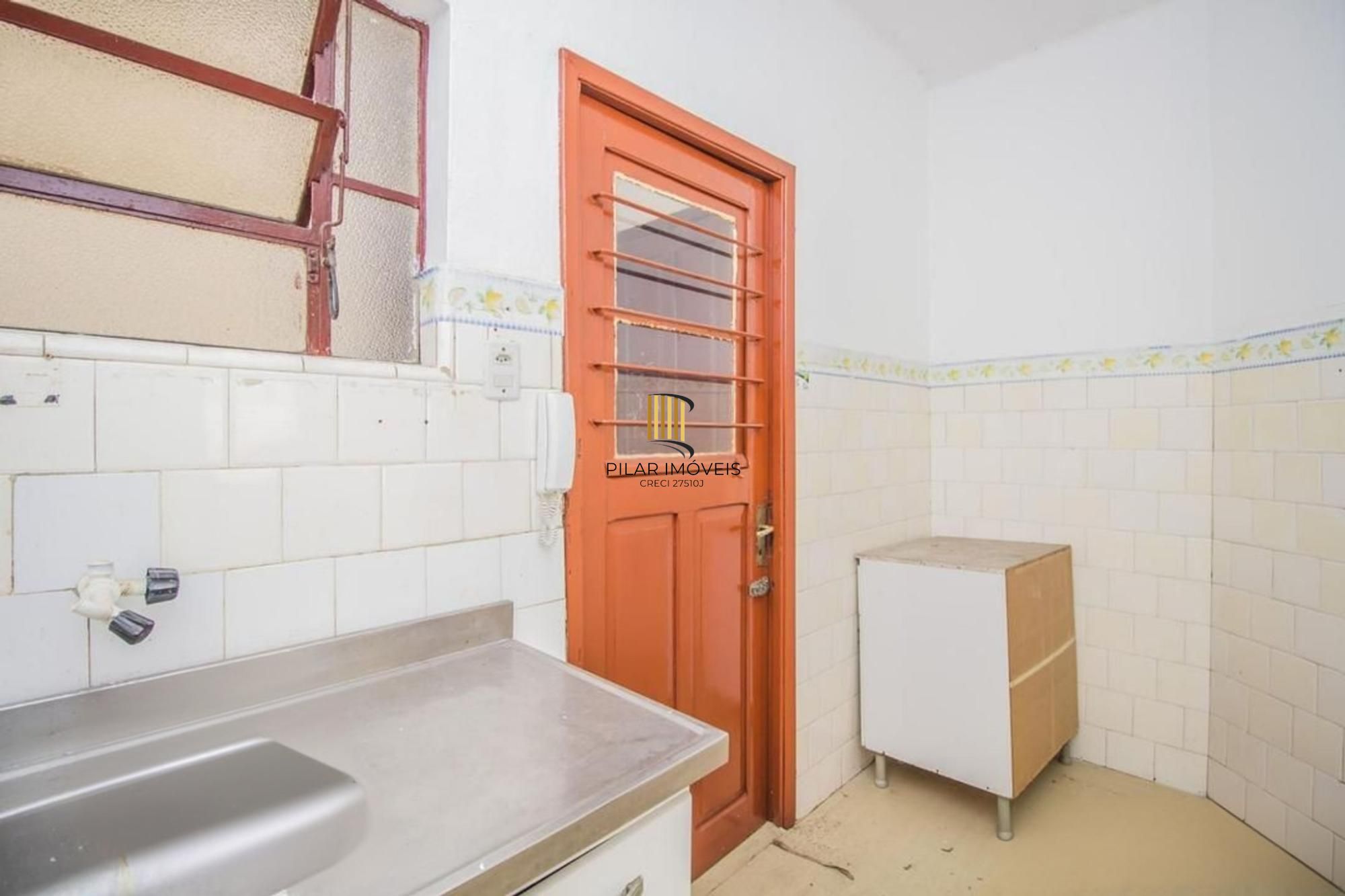 Apartamento térreo de 2 quartos, 2 banheiros no bairro Cidade baixa