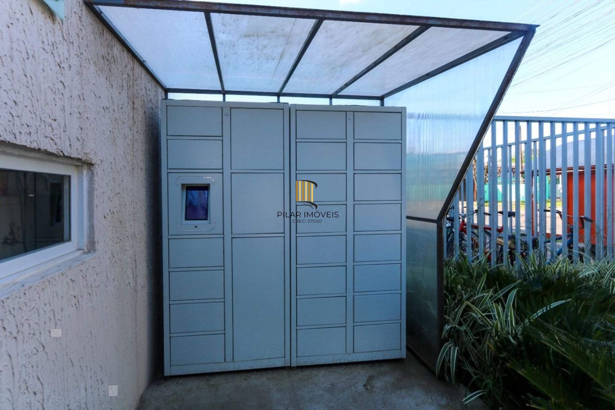 Apartamento com 1 dormitório e com 1 vaga de garagem em Canoas.