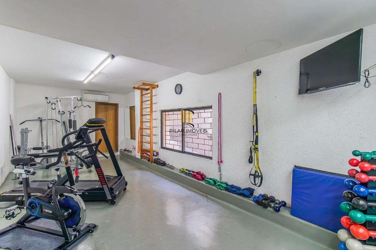 Cobertura de 3 quartos com piscina e 2 vagas no Bairro Mont Serrat.