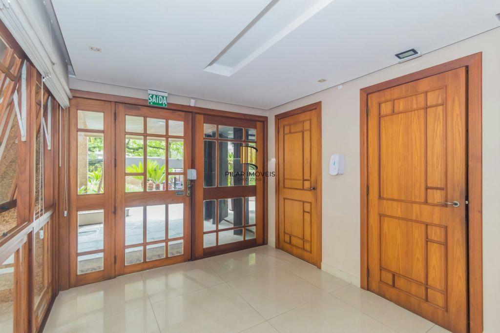 Apartamento 3 Dormitórios, 1 súite, elevador, 2 vagas no Petrópolis.