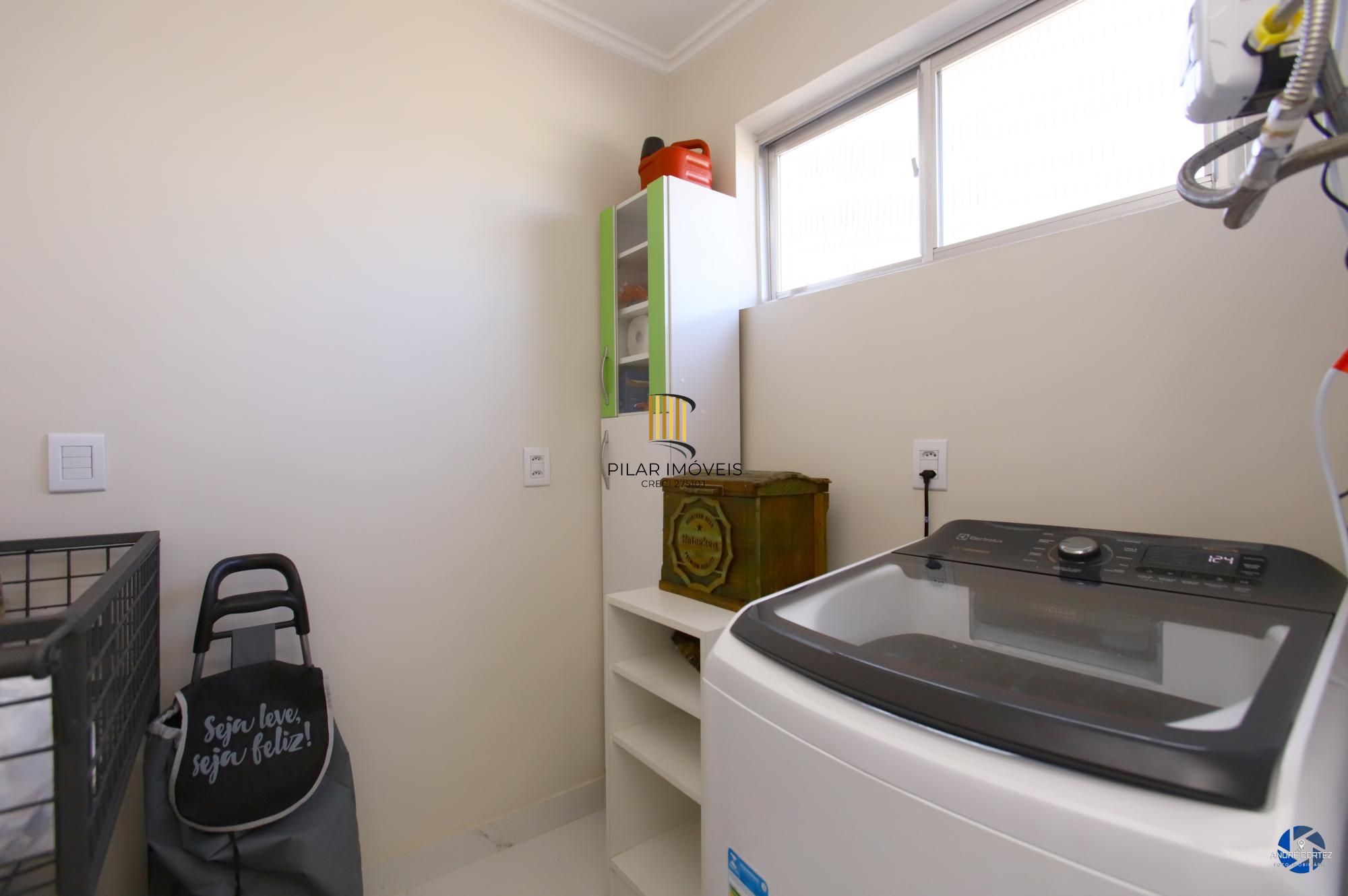 Cobertura com 3 dormitórios e 2 vagas no Bairro Santana