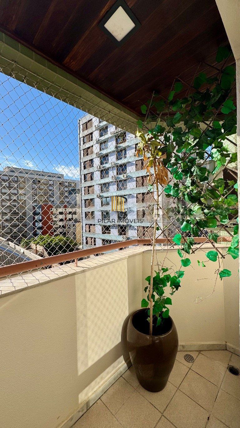 Apartamento de 1 quarto, sacada, 1 vaga, elevador no bairro Independência.