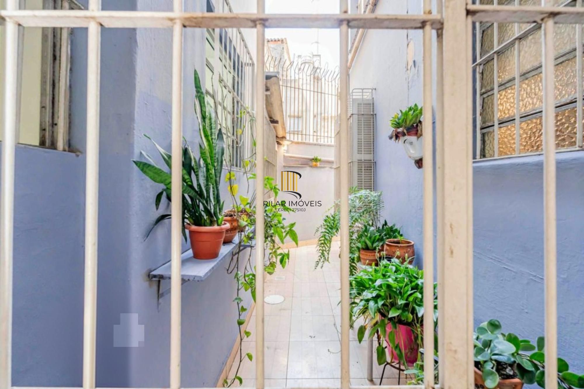 Apartamento Garden, 3 dormitórios, 1 suíte, 1 vaga, churrasqueira no bairro Santana.