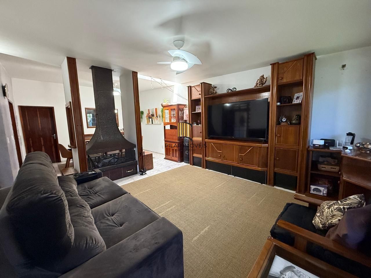 Casa semi mobiliada de 4 dormitórios bairro São Sebastião