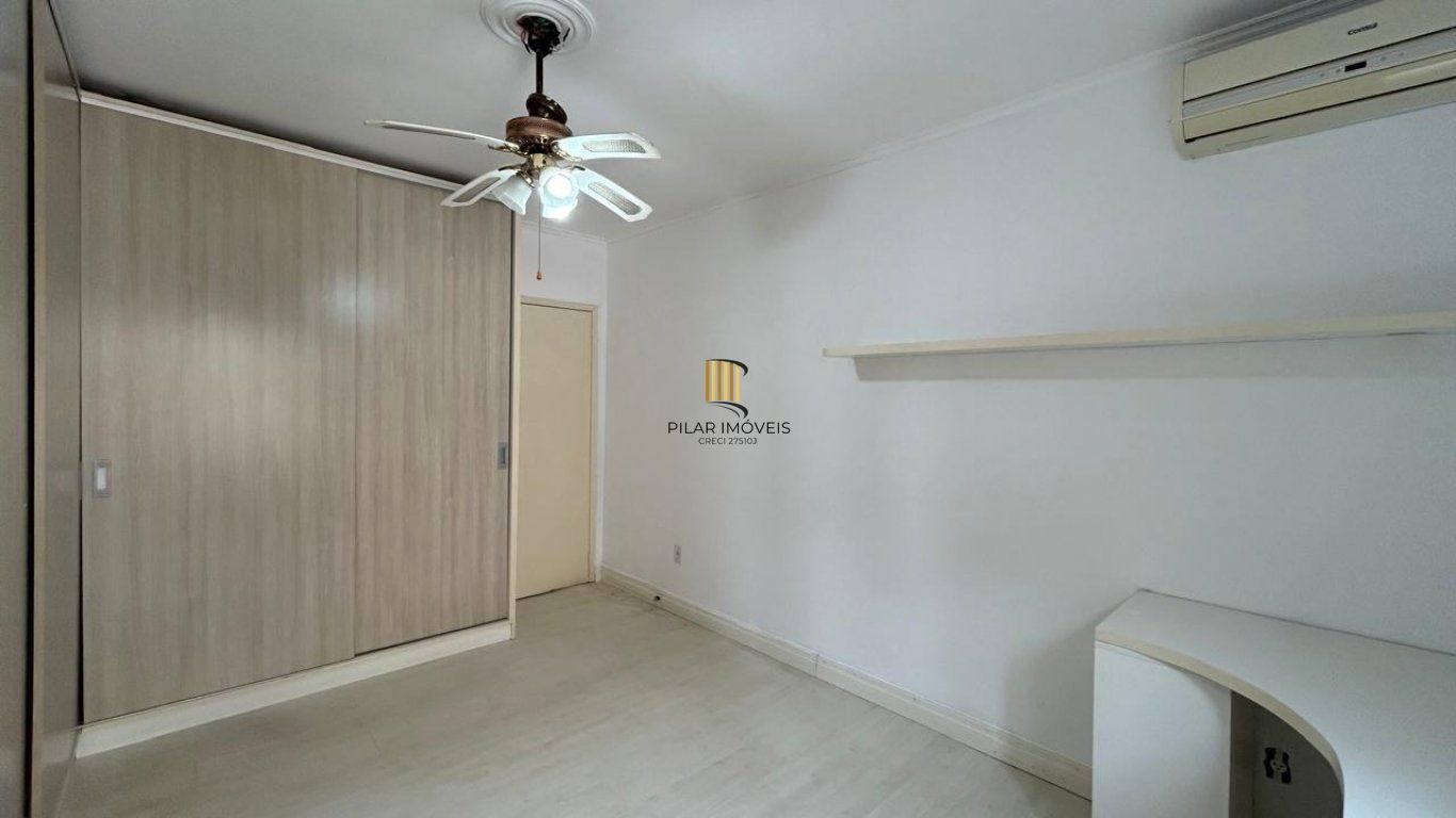 Cobertura de 4 dormitórios e 2 vagas de garagem coberta em Cachoeirinha.