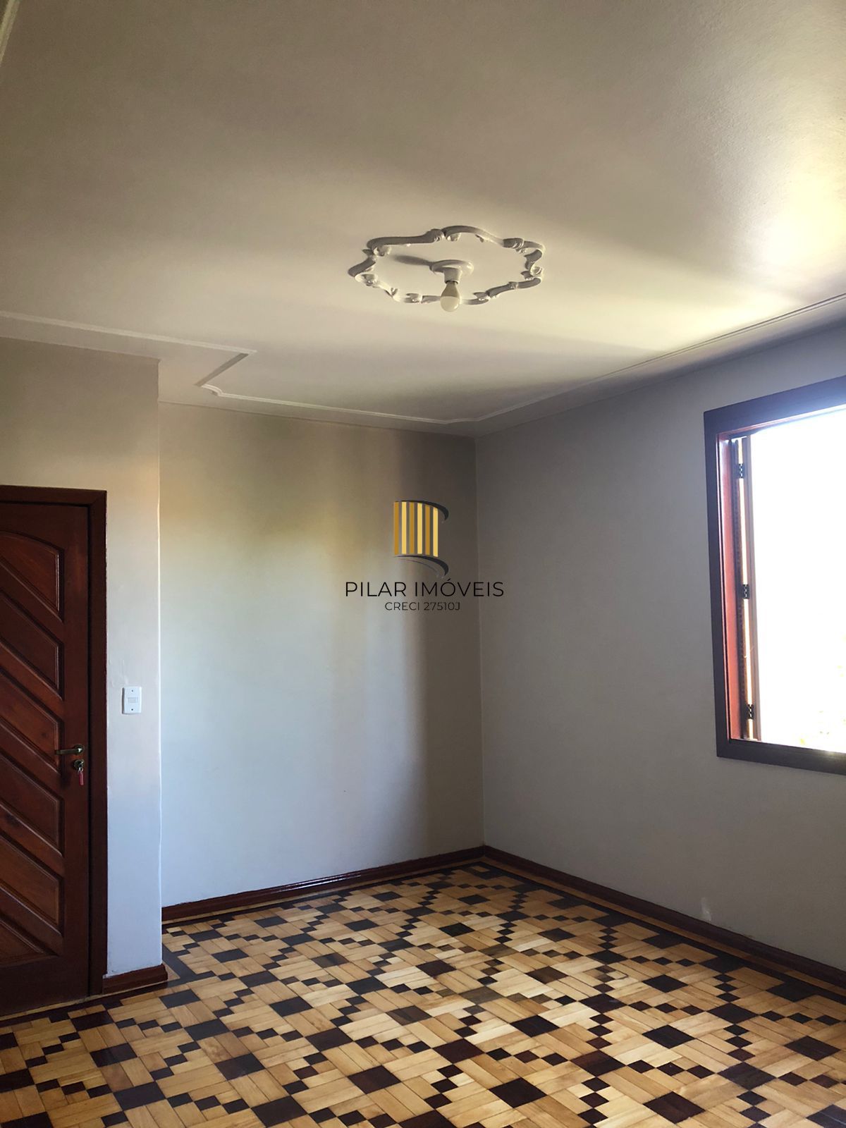 Apartamento 2 Dormitórios Reformado no São João – Av. Pátria