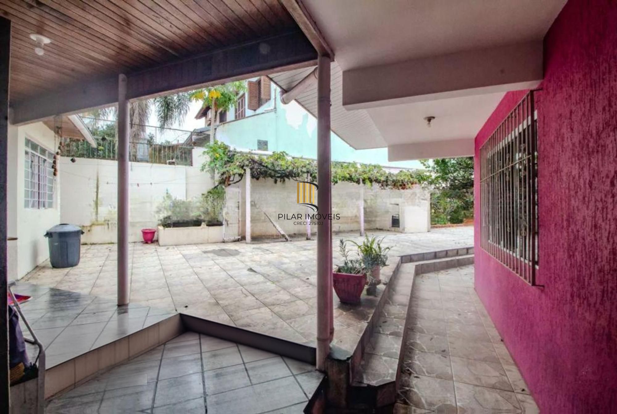 Casa de 3 quartos e 2 vagas de garagem no bairro Nonoai Porto Alegre.