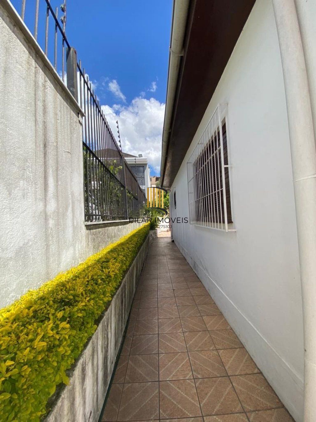 Casa com 2 quartos e 3 vagas no bairro Nossa Senhora das Graças