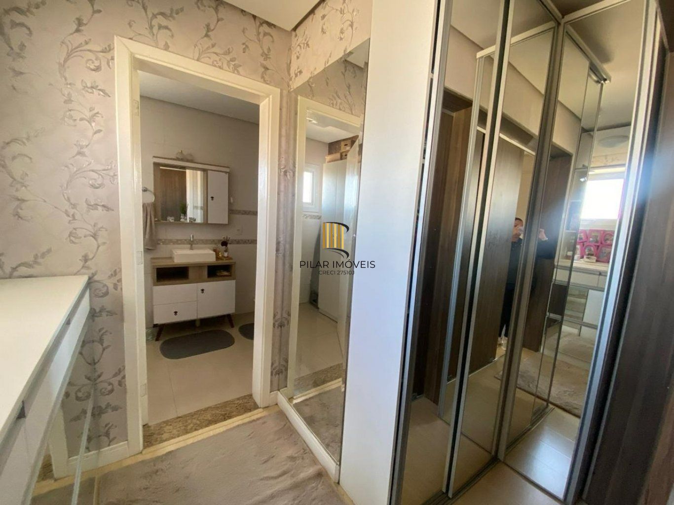 Casa de 3 quartos, 2 vagas de garagem cobertas no bairro Mato grande em Canoas.