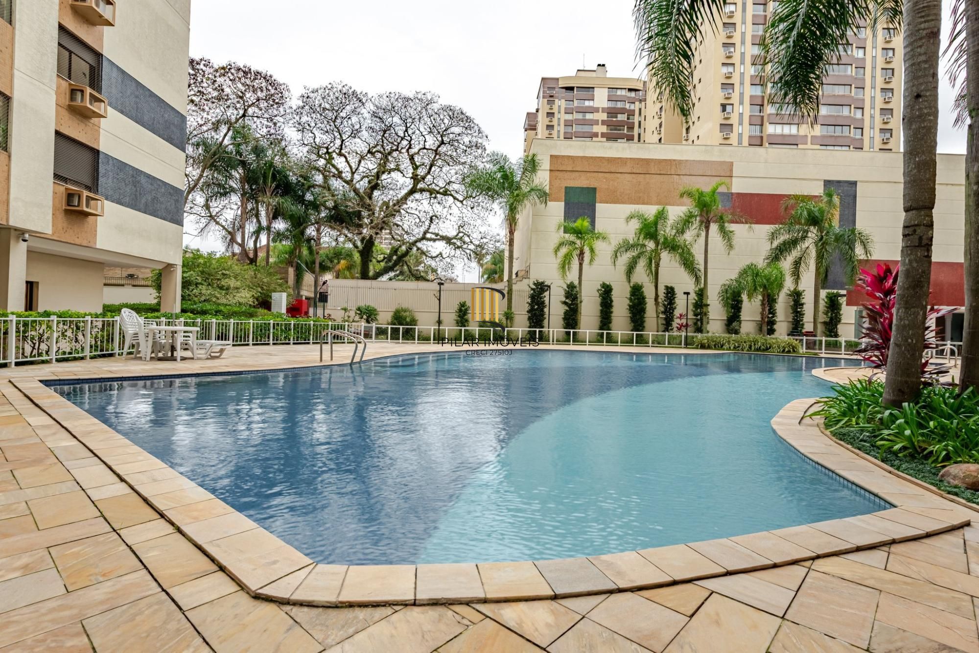 Apartamento de 3 dormitórios no bairro Menino Deus