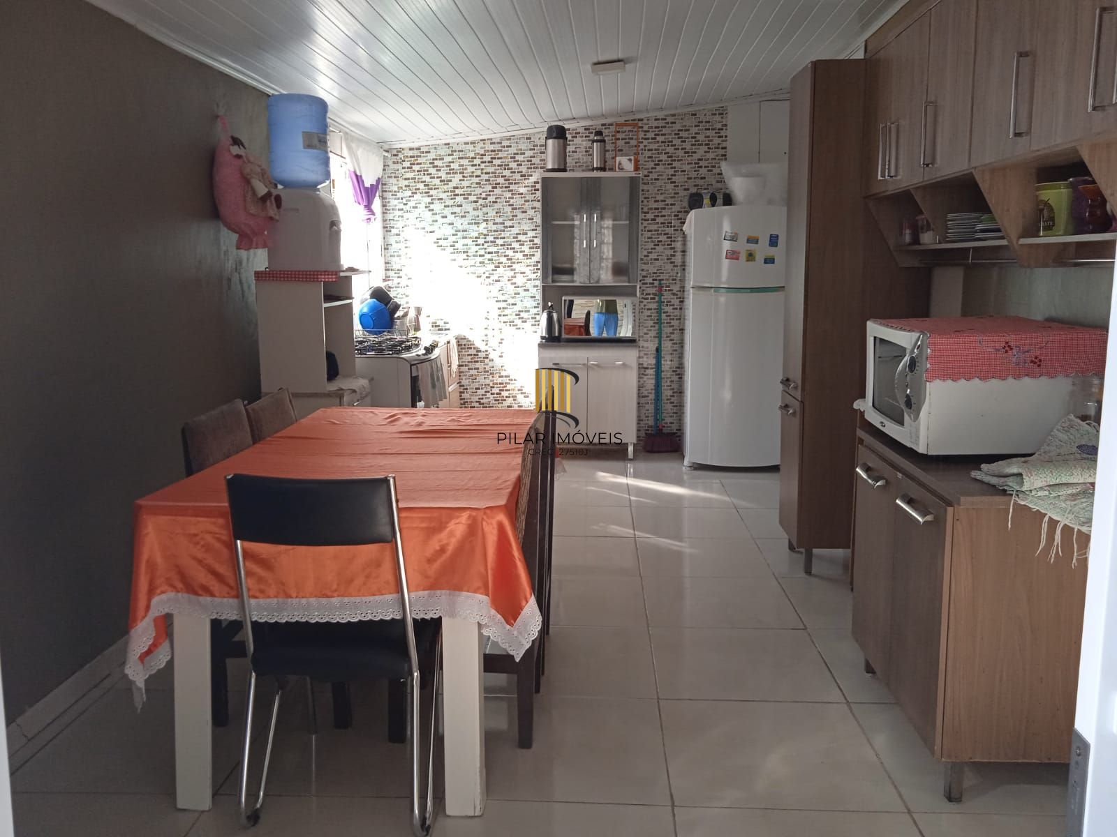 Casa com Piscina à Venda na Vila Elsa – 3 Dorms e Garagem Coberta