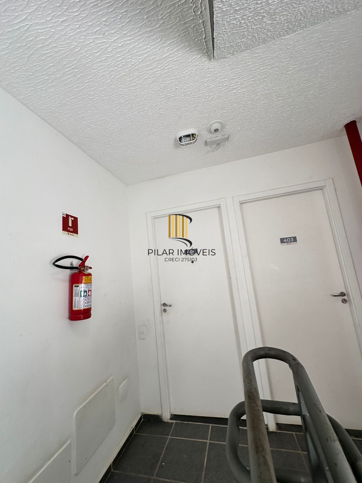 Apartamento 2 dormitórios com 1 vaga Bairro Rubem Berta Porto Alegre