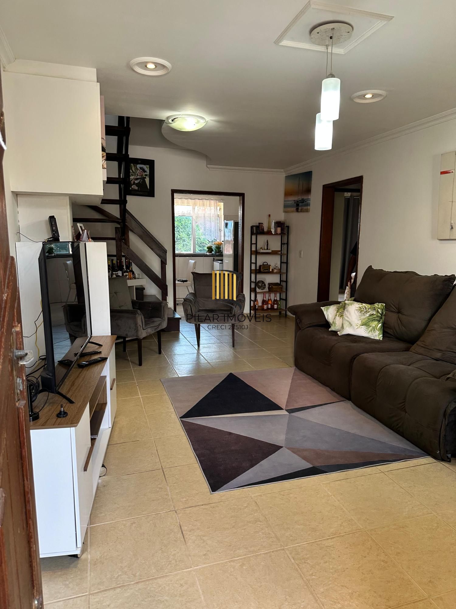 Casa com 3 quartos e 220m² à venda em Parque Santa Fé, Porto Alegre.