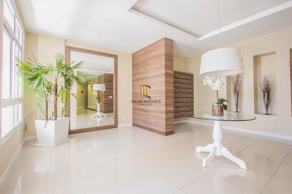 Apartamento com 3 dormitórios, 1 suíte, 1 vaga e elevador no Passo da Areia